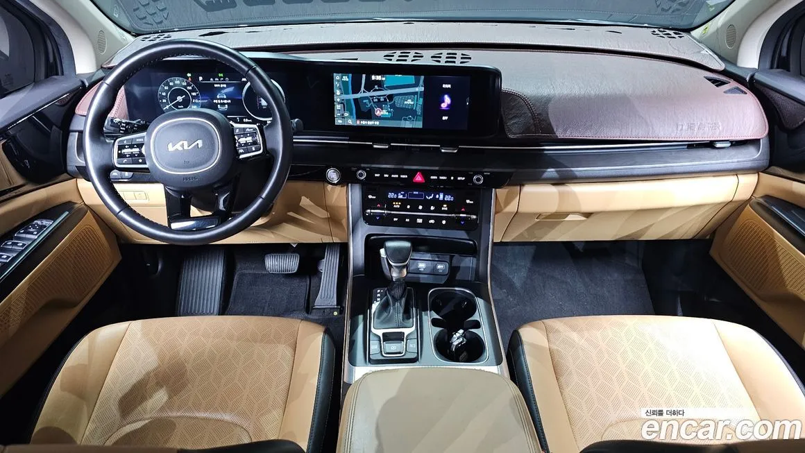 Kia Carnival — фото 10