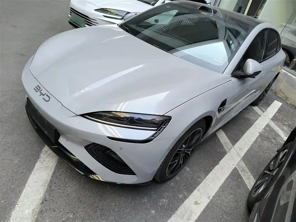 BYD Seal — фото 1