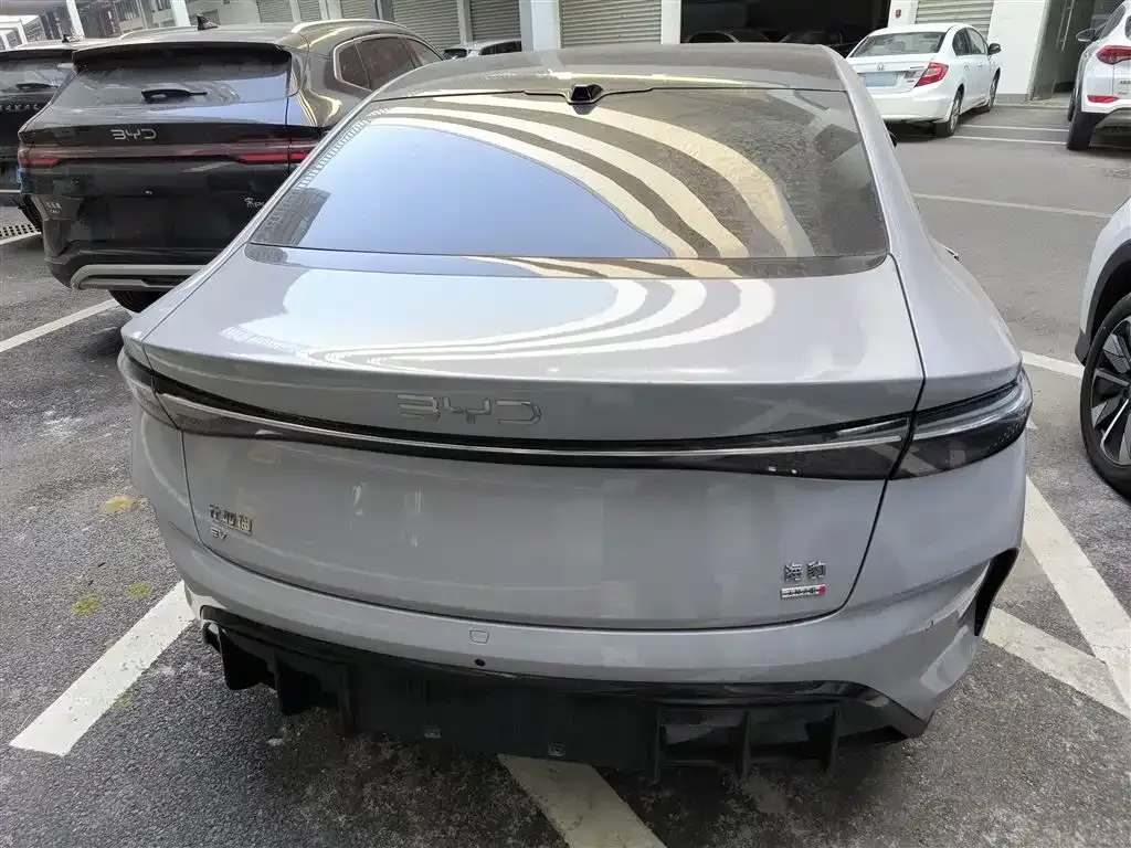 BYD Seal — фото 3