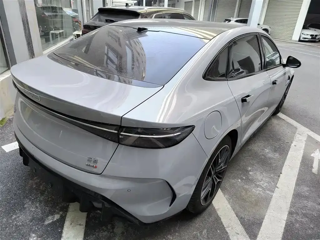 BYD Seal — фото 2