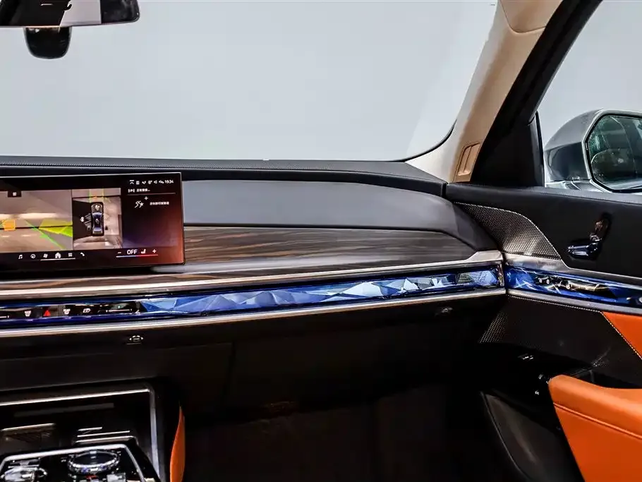 BMW 7 Series — фото 6