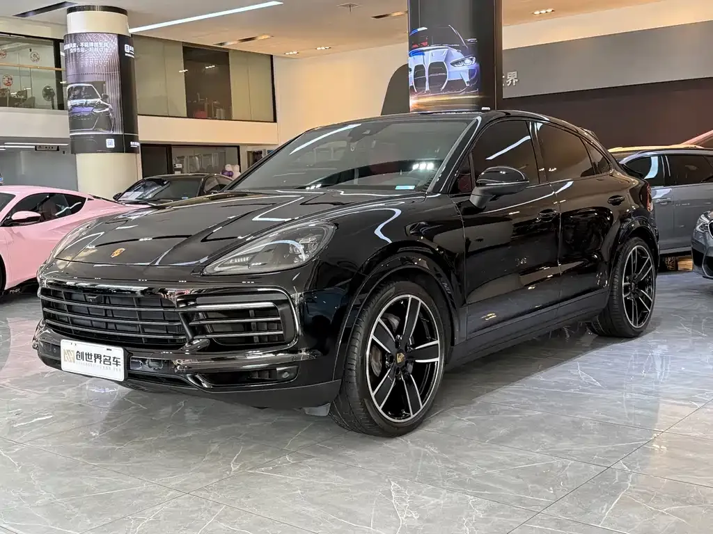 Porsche Cayenne — фото 1