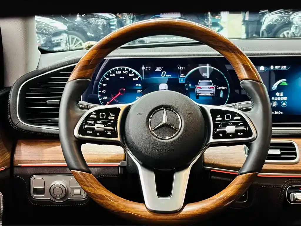 Mercedes-Benz GLS — фото 3