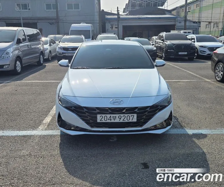 Hyundai AVANTE — фото 1