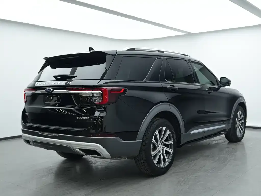 Ford Explorer — фото 10