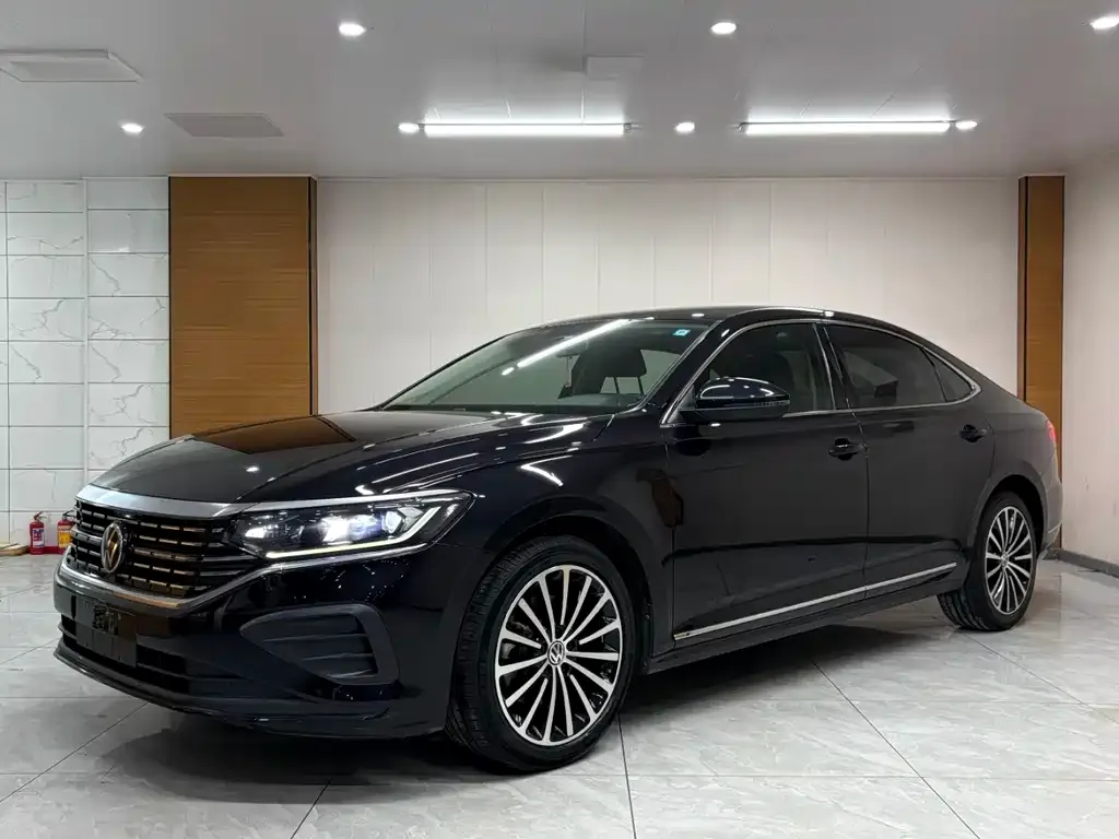 Volkswagen Passat — фото 1