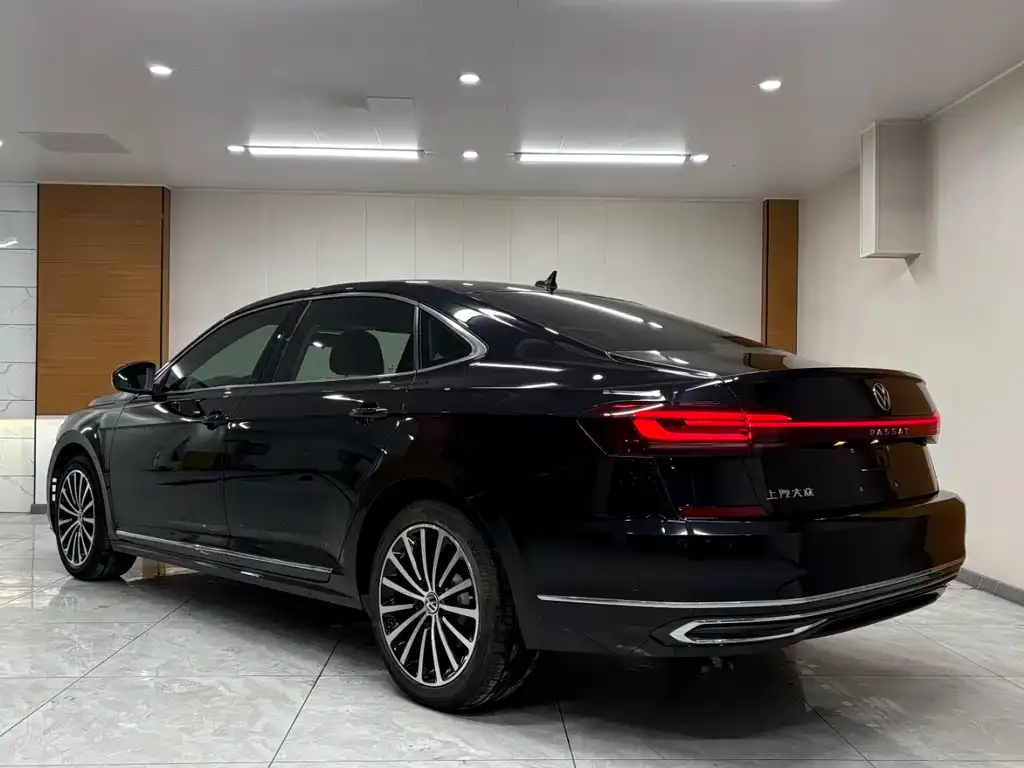 Volkswagen Passat — фото 3
