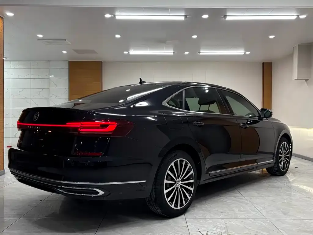 Volkswagen Passat — фото 9