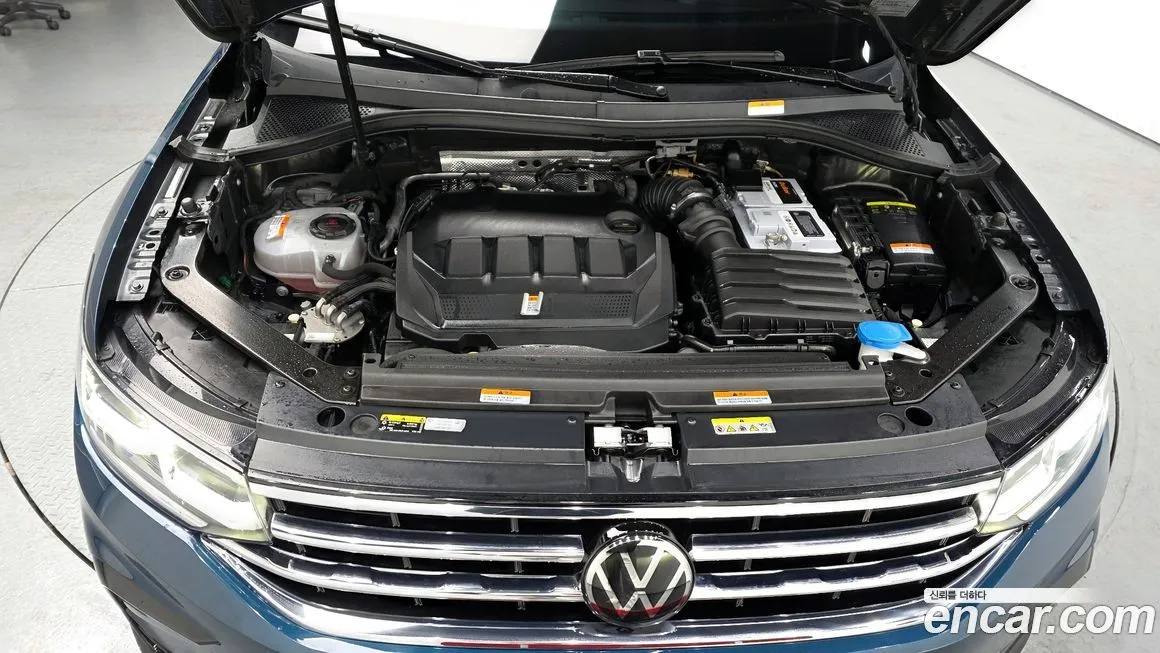 Volkswagen Tiguan — фото 9