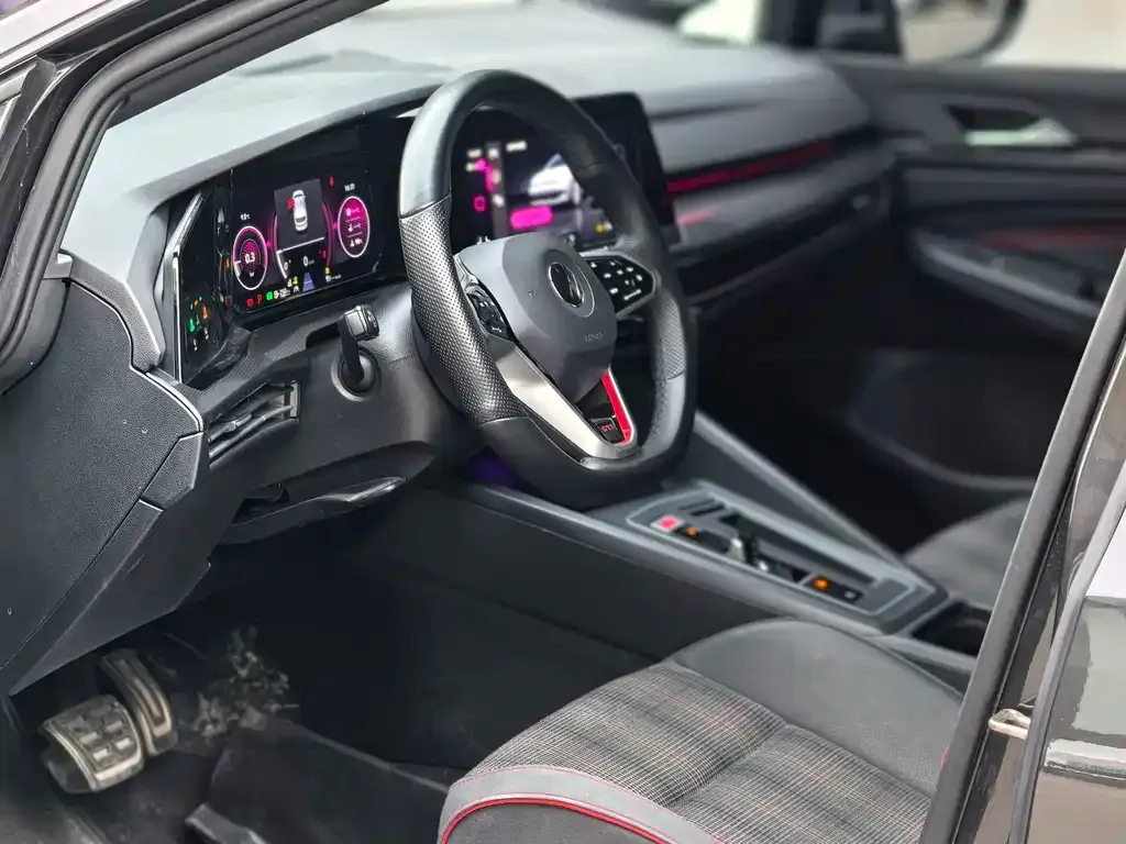 Volkswagen Golf GTI — фото 6