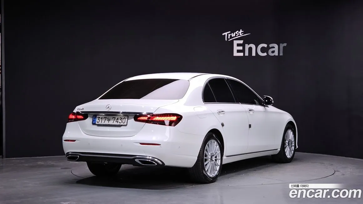 Mercedes-Benz E-Class — фото 10