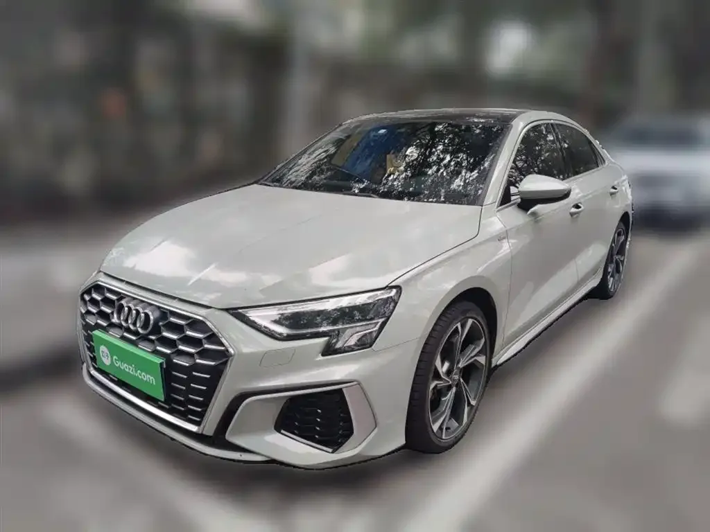 Audi A3 — фото 1
