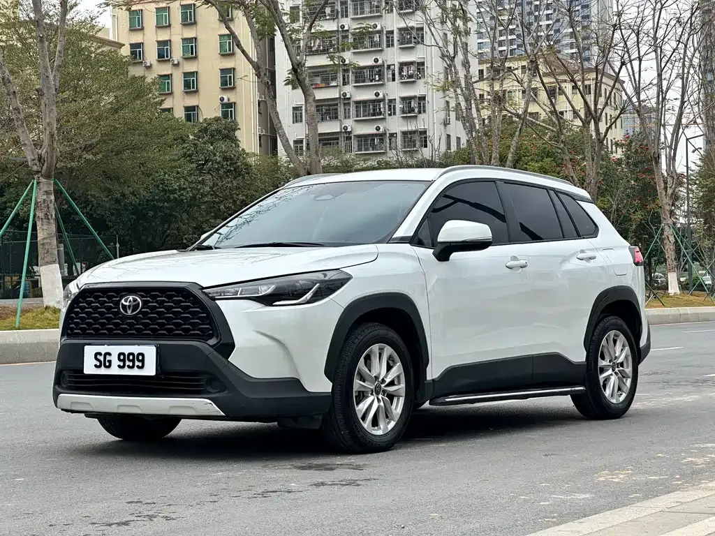 Toyota Corolla Cross — фото 1