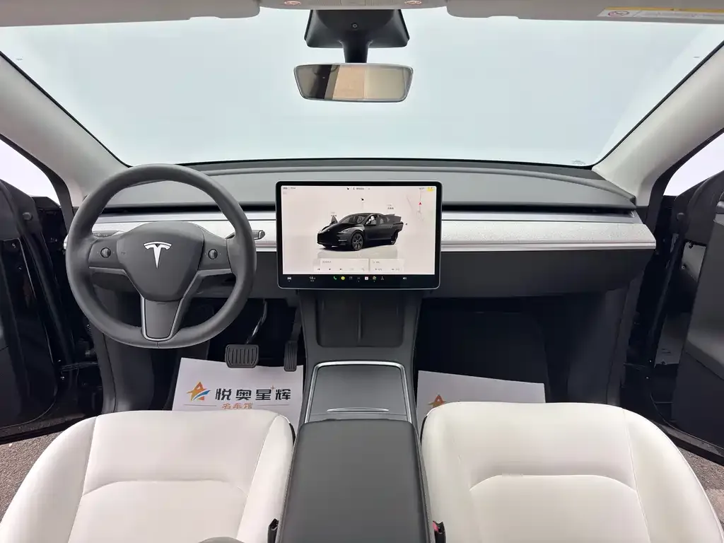 Tesla Model Y — фото 5