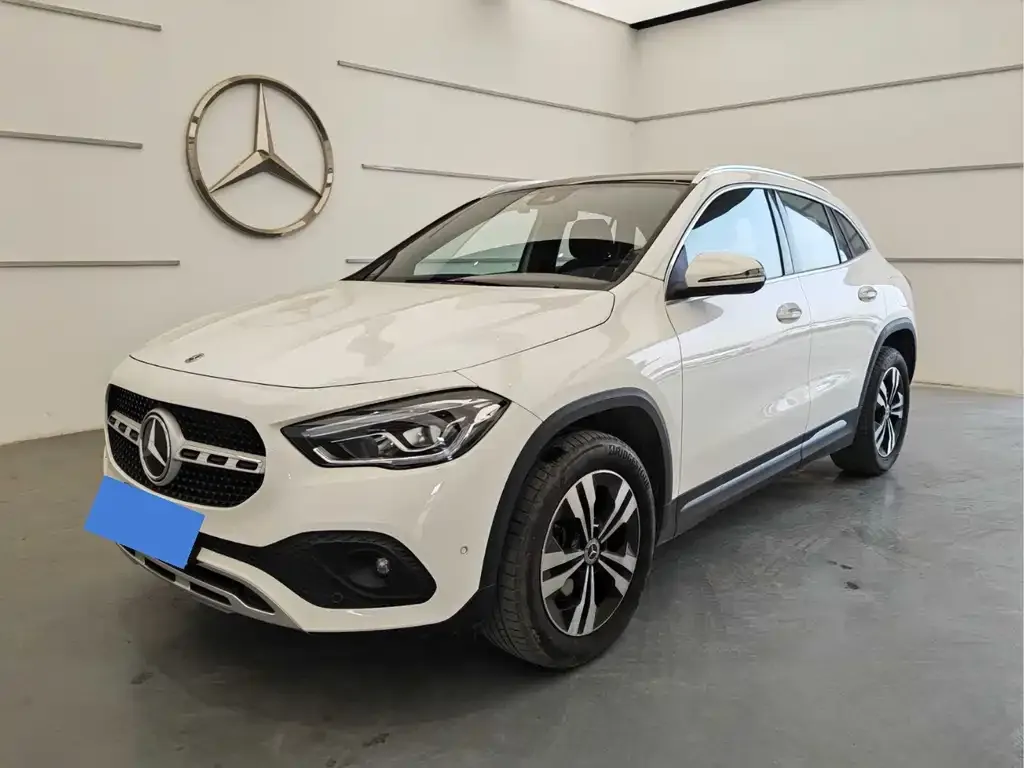 Mercedes-Benz GLA — фото 1