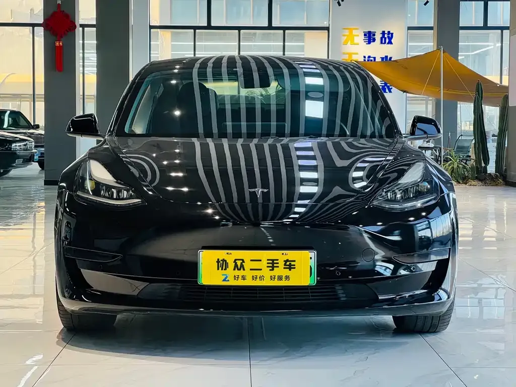 Tesla Model 3 — фото 10