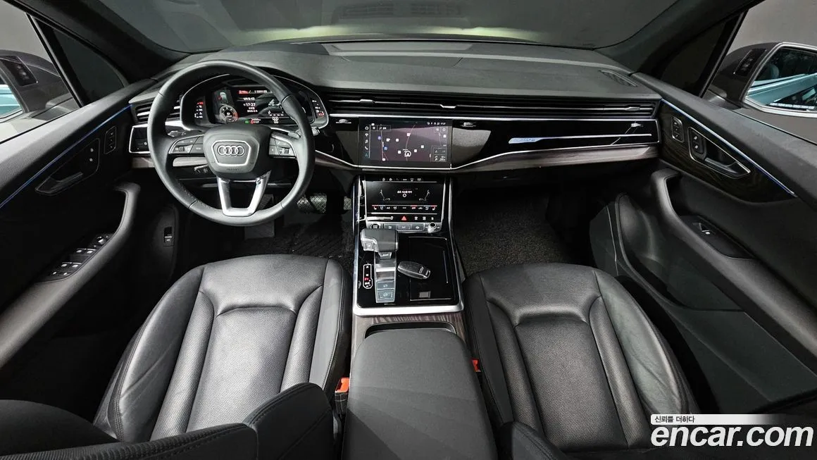 Audi Q7 — фото 10