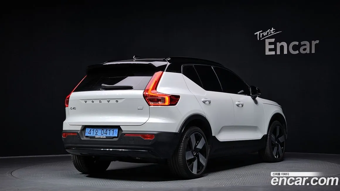 Volvo XC40 — фото 4