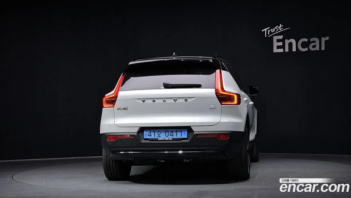 Volvo XC40 — фото 2