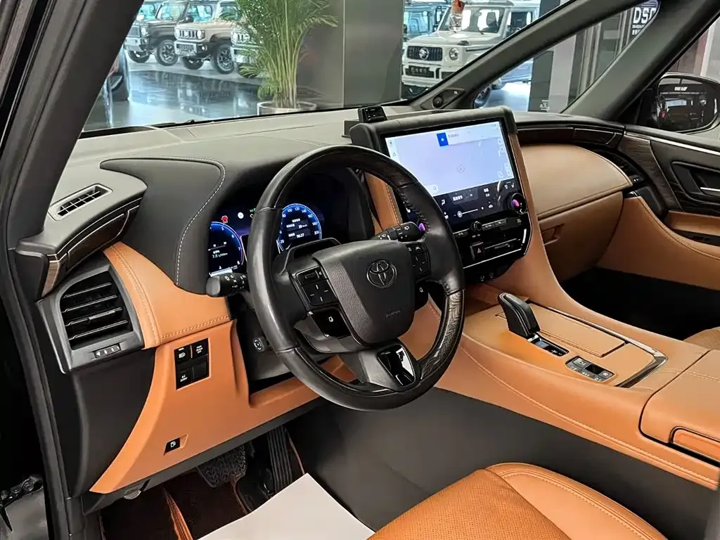 Toyota Alphard — фото 10