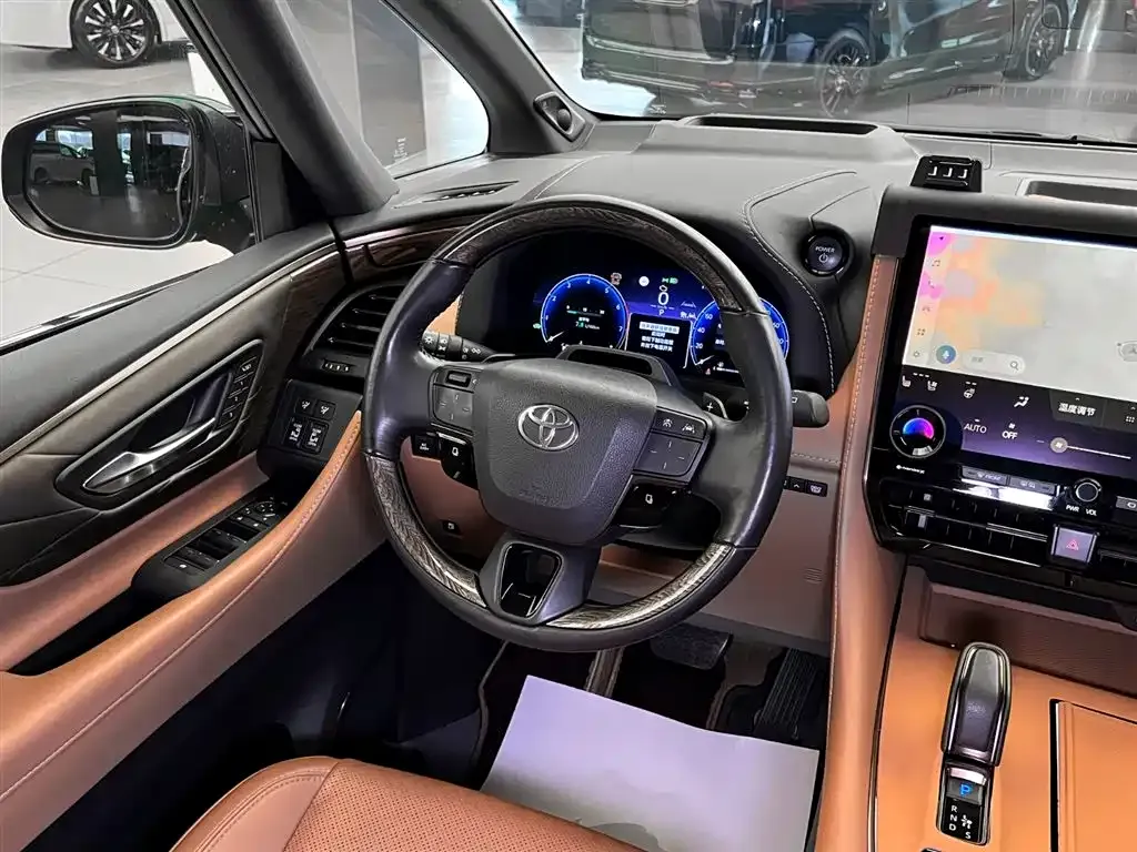 Toyota Alphard — фото 8
