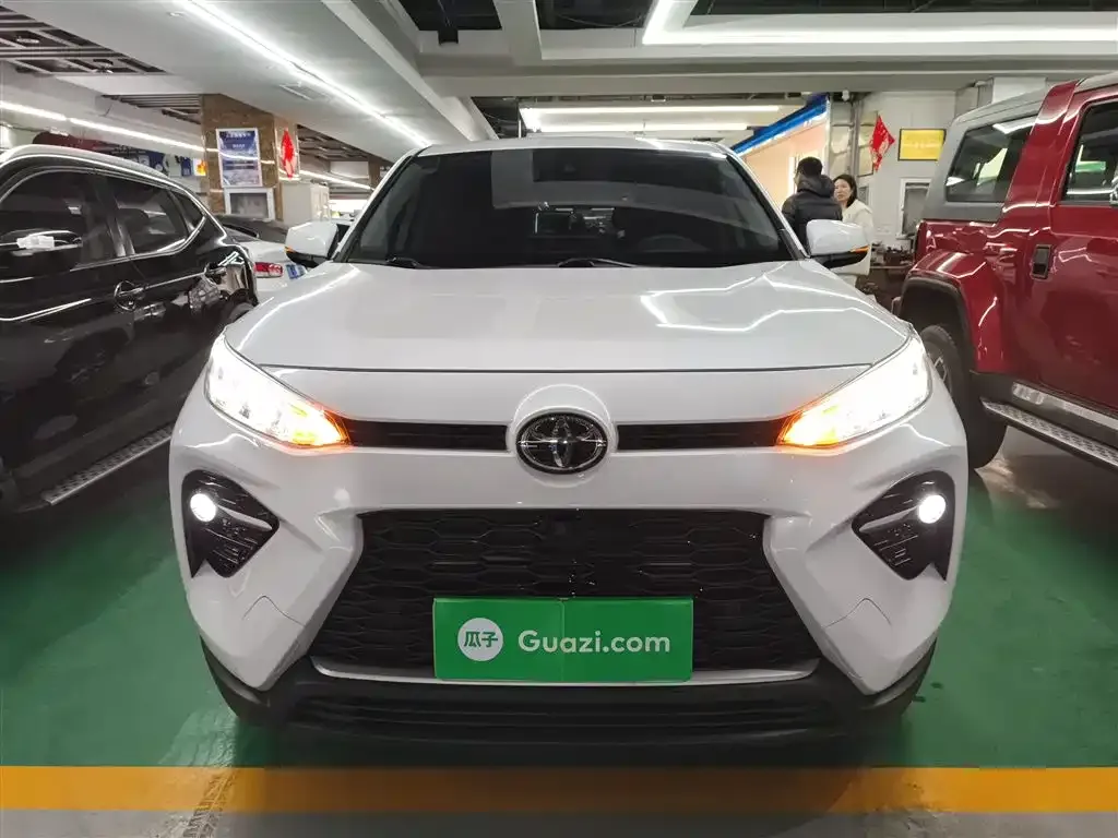 Toyota Wildlander — фото 10