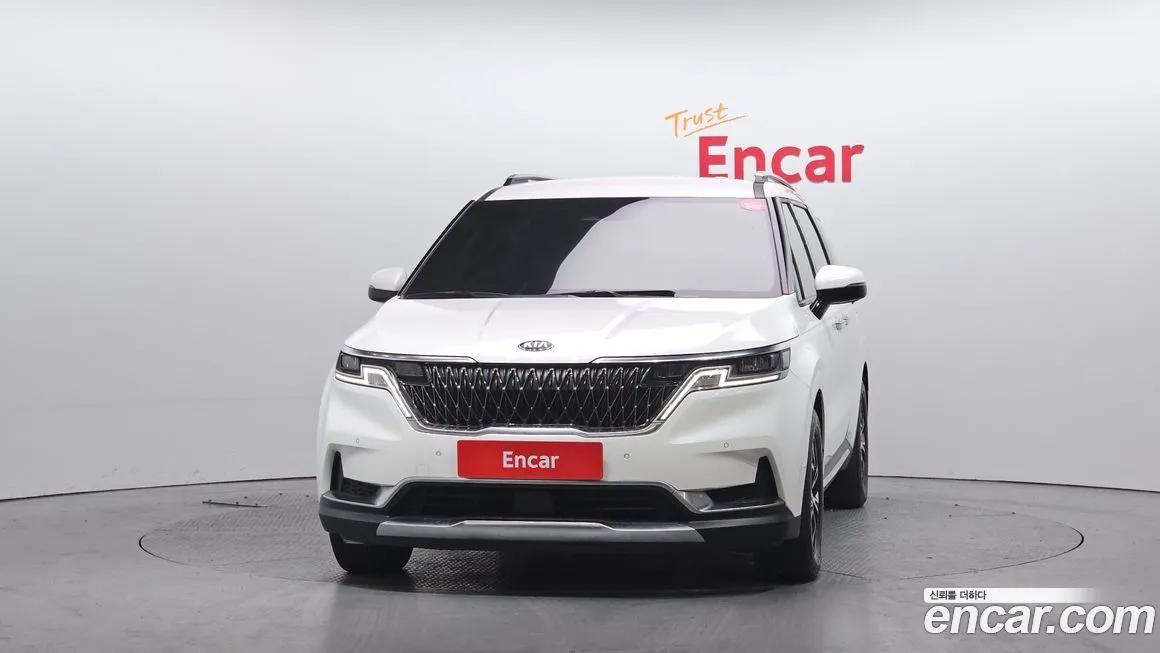 Kia Carnival — фото 10