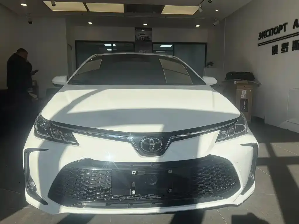 Toyota Corolla — фото 1