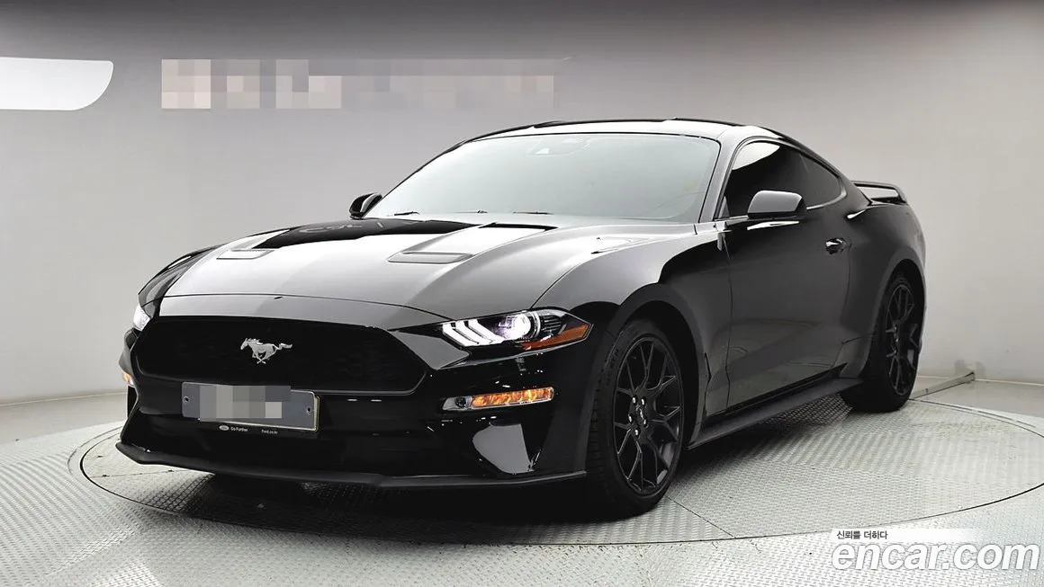 Ford Mustang — фото 1