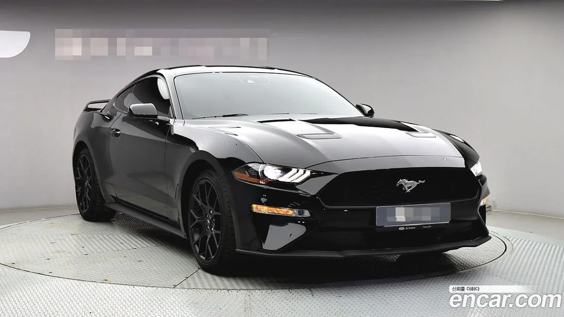 Ford Mustang — фото 7