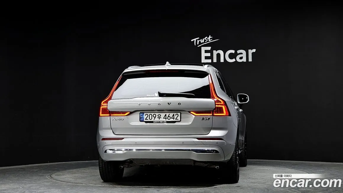 Volvo XC60 — фото 4