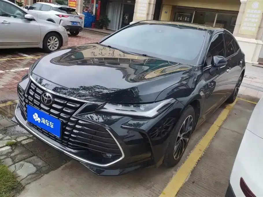 Toyota Avalon — фото 1