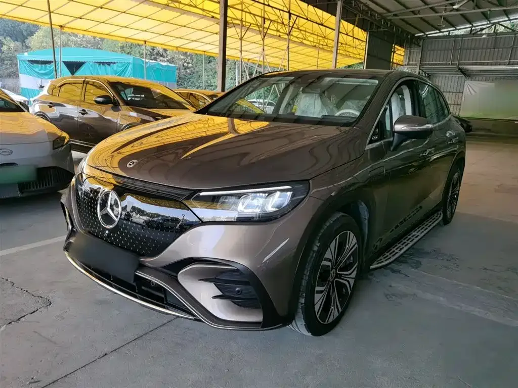 Mercedes-Benz EQE SUV — фото 1
