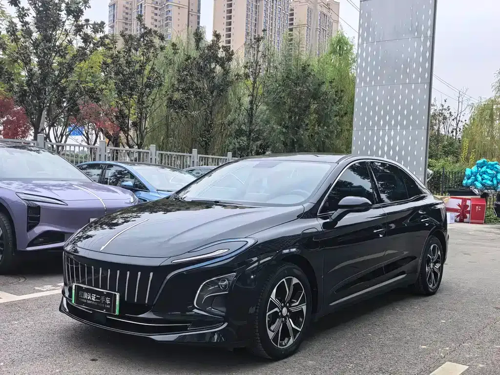 Hongqi E-QM5 — фото 1