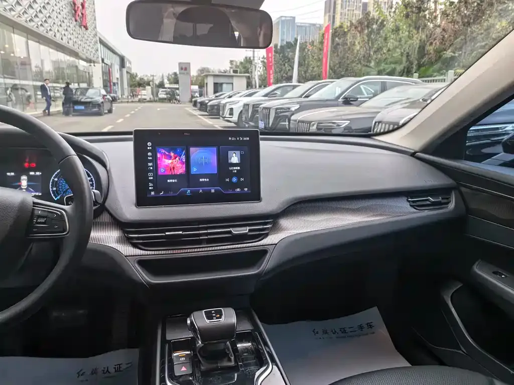 Hongqi E-QM5 — фото 2