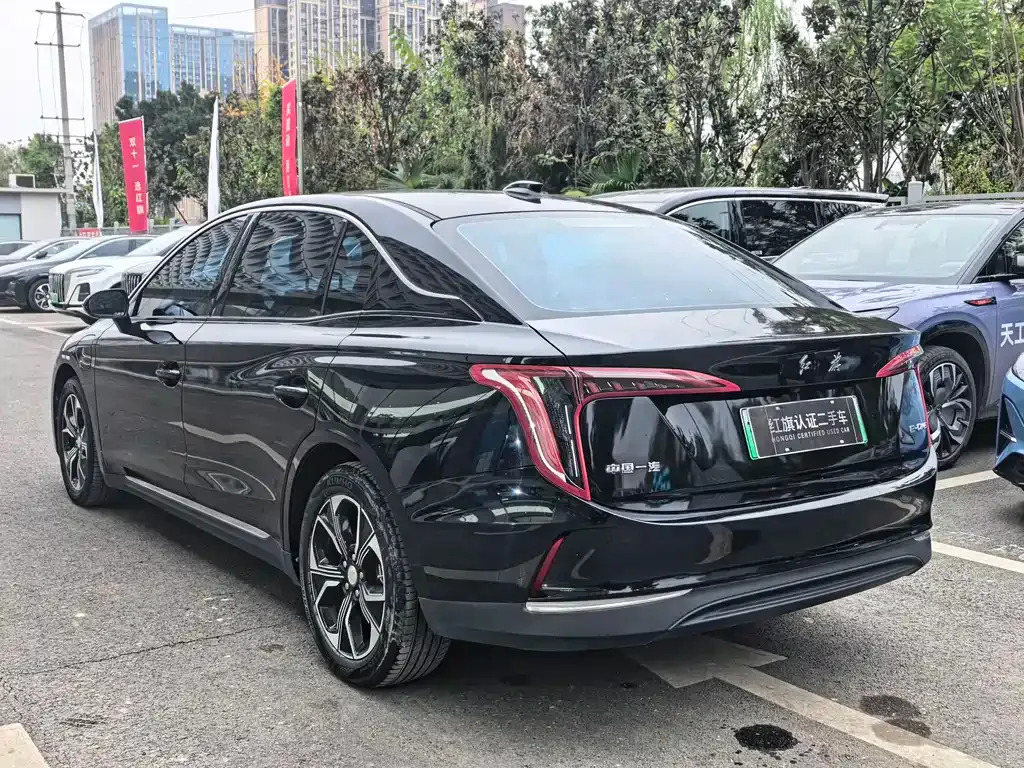 Hongqi E-QM5 — фото 7