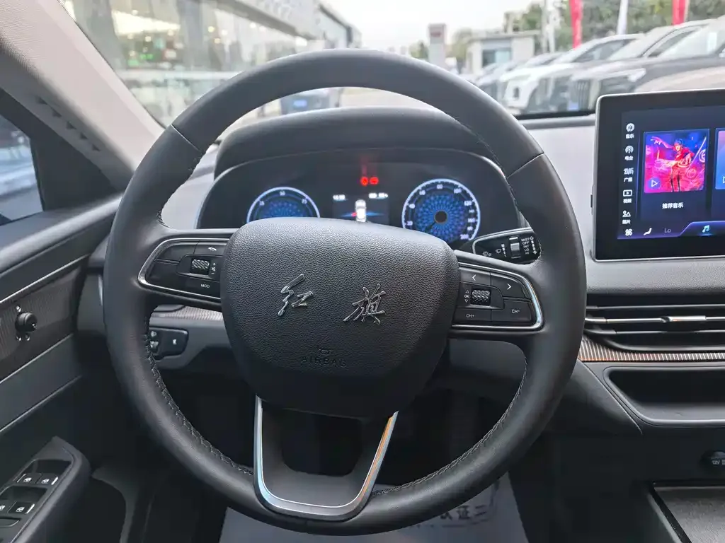 Hongqi E-QM5 — фото 3
