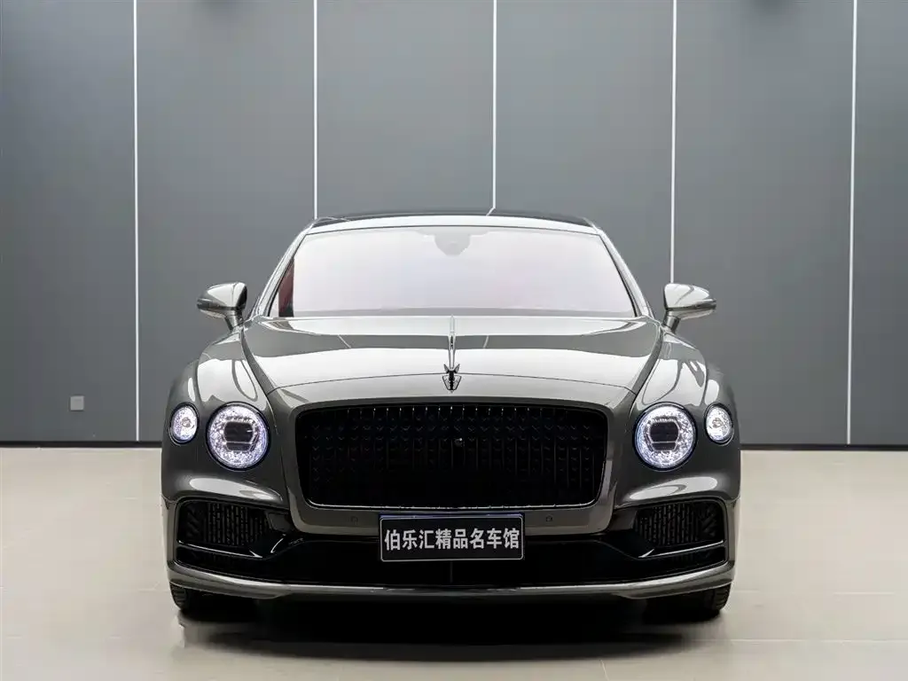 Bentley Flying Spur — фото 3