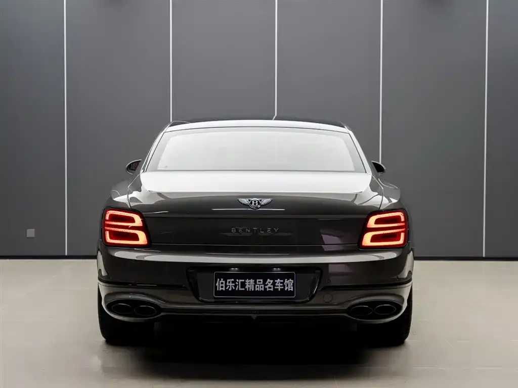 Bentley Flying Spur — фото 4