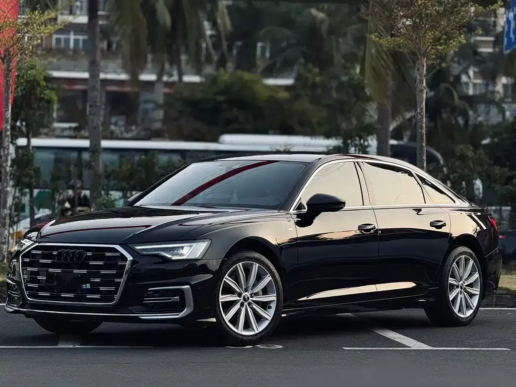 Audi A6L — фото 1