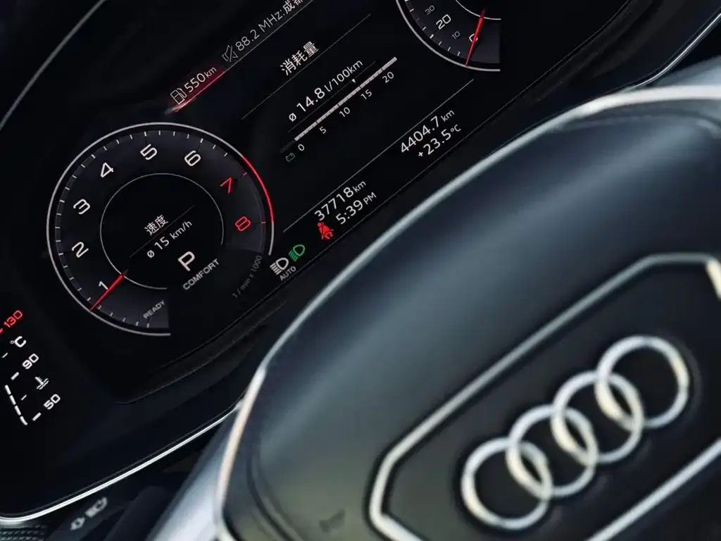 Audi A6L — фото 2