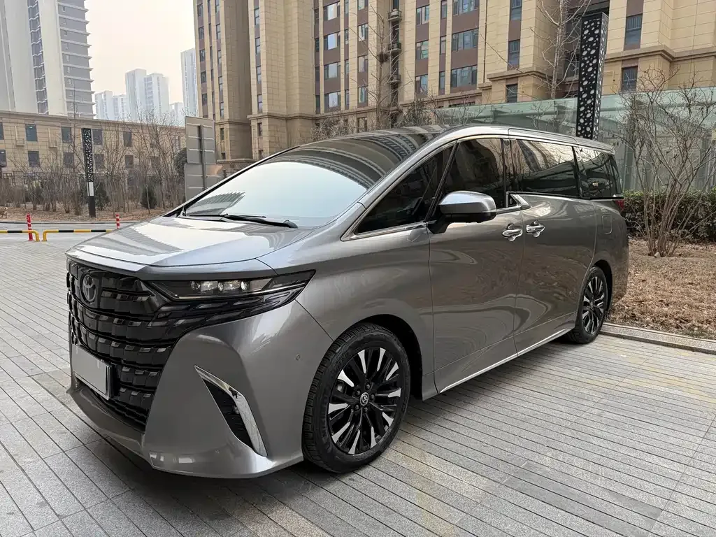 Toyota Alphard — фото 5