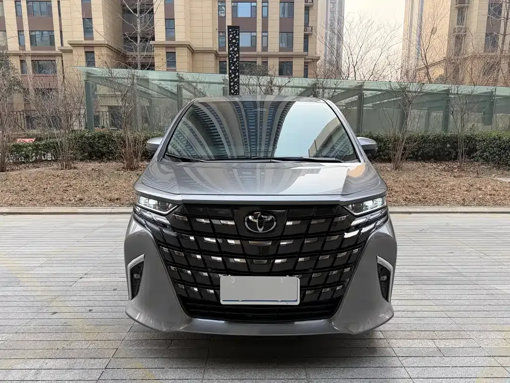 Toyota Alphard — фото 3