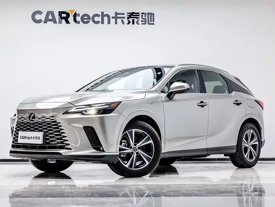 Lexus RX — фото 1