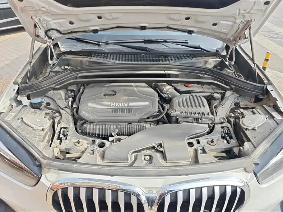 BMW X1 — фото 9