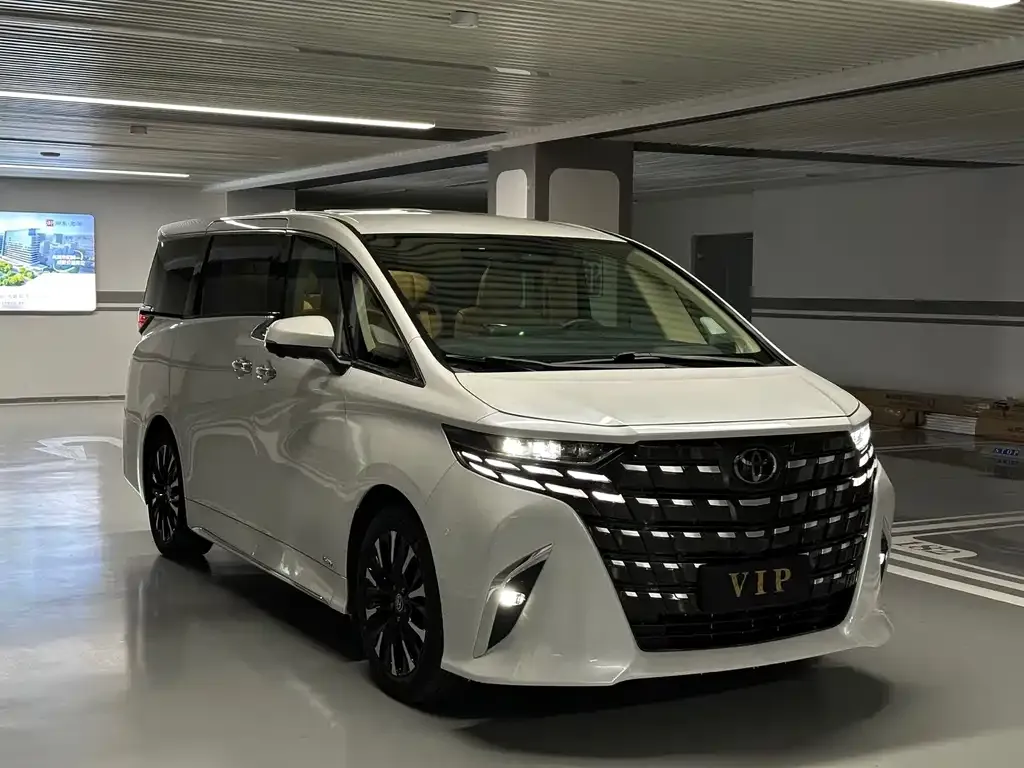 Toyota Alphard — фото 8