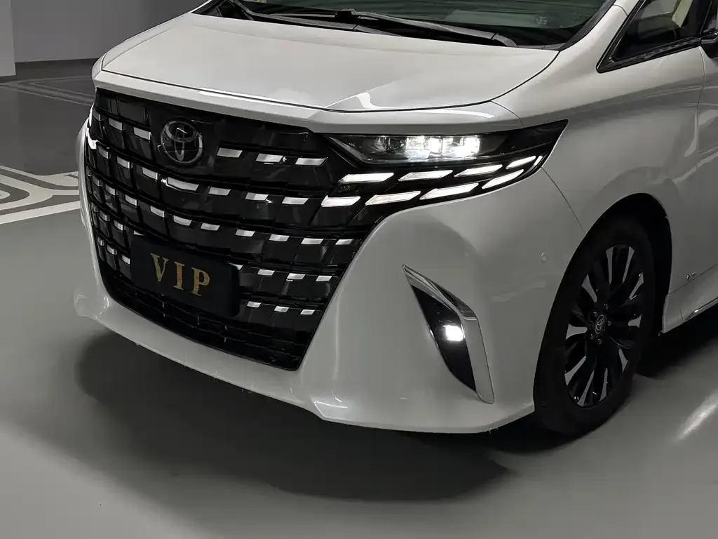 Toyota Alphard — фото 6