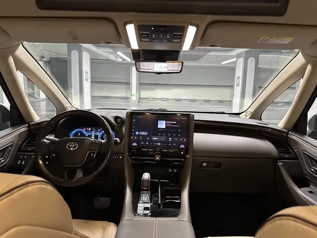 Toyota Alphard — фото 10