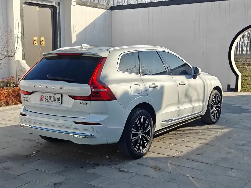 Volvo XC60 — фото 7