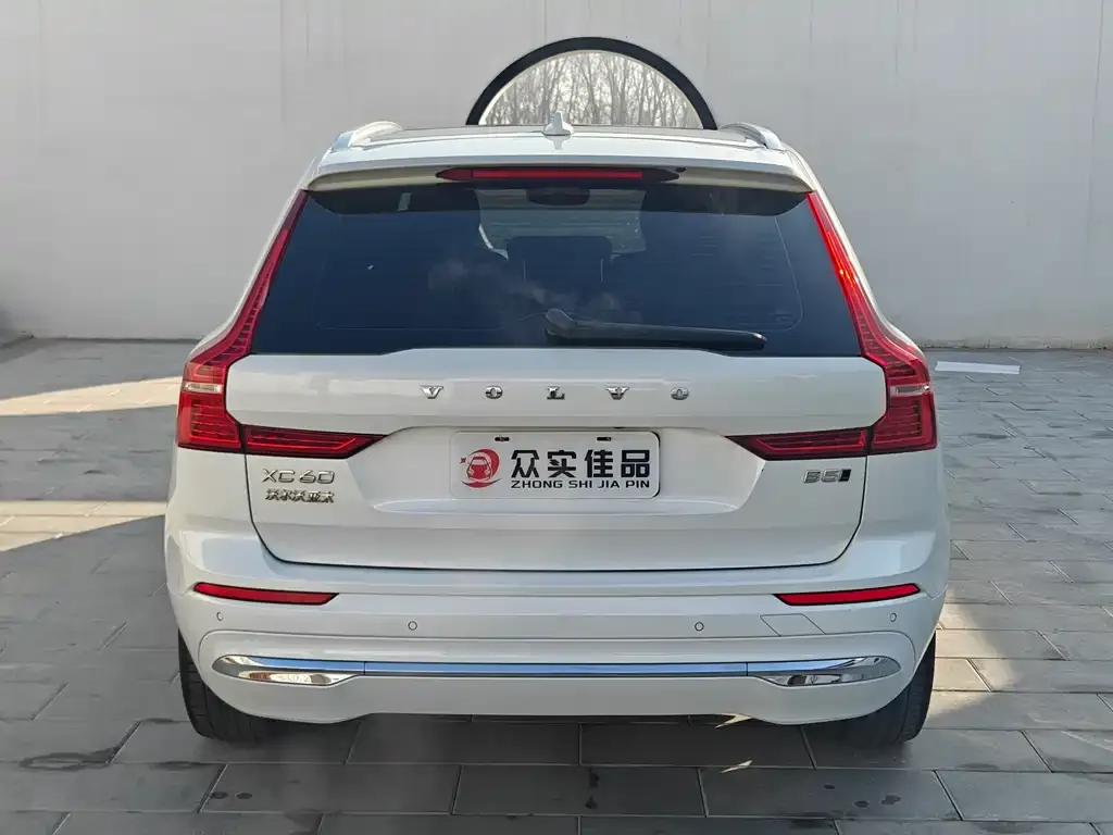 Volvo XC60 — фото 2